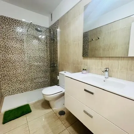 Sunny Los Cristianos Apartment Walk To Beach