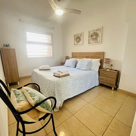 Sunny Los Cristianos Apartment Walk To Beach